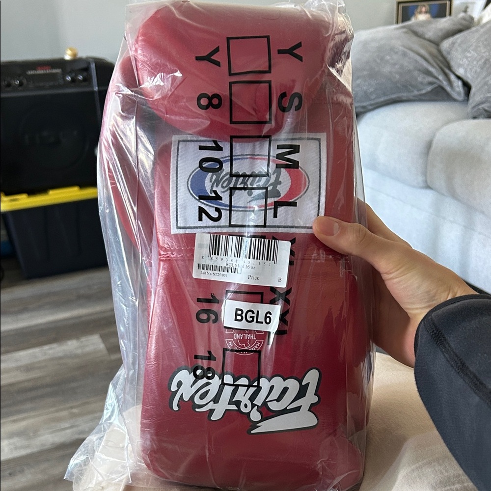 BGL6 Red lace up Boxing Gloves